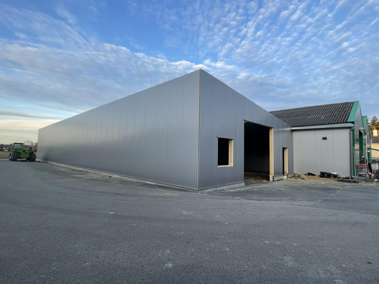 Local d'activité Noyal-Châtillon-sur-Seiche 646m² Location local d'activité Noyal-Châtillon-sur-Seiche Ille-et-Vilaine OLACT2419827 0